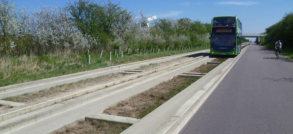 Guided busways and bus rapid transit — Bus rapid transit on segregated track